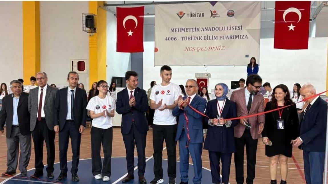 Mehmetçik Anadolu Lisesinde Bir İlk: 4006-TÜBİTAK BİLİM FUARI!